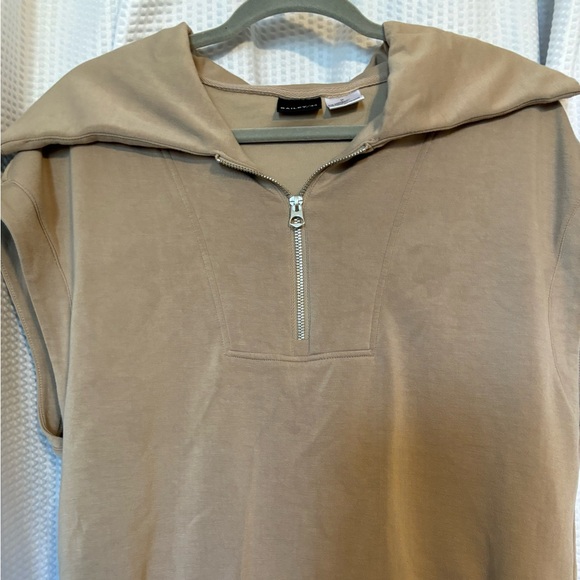 Bailey 44 Women Brown/Athletic Sleeveless Zip-up Collar Neck Blouse Soft Medium - Picture 1 of 5